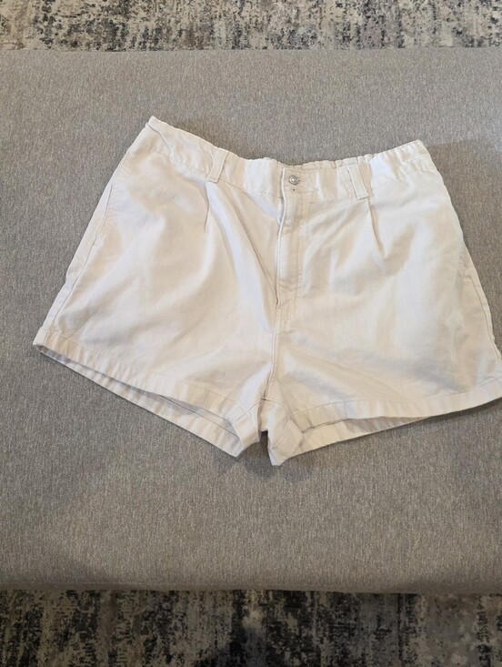 Levi's Pants - Levi's White Loose A-Line Shorts